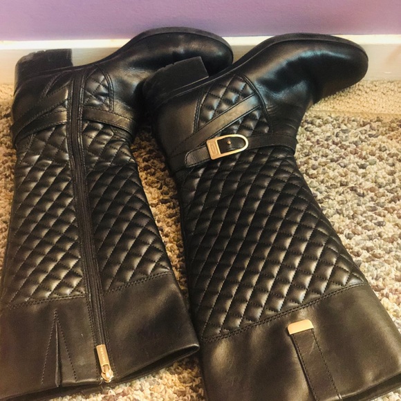 Size 8.5 quilted boot - Picture 2 of 2